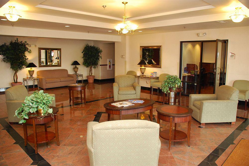 Отель La Quinta By Wyndham Atlanta Airport North Колледж Парк Экстерьер фото
