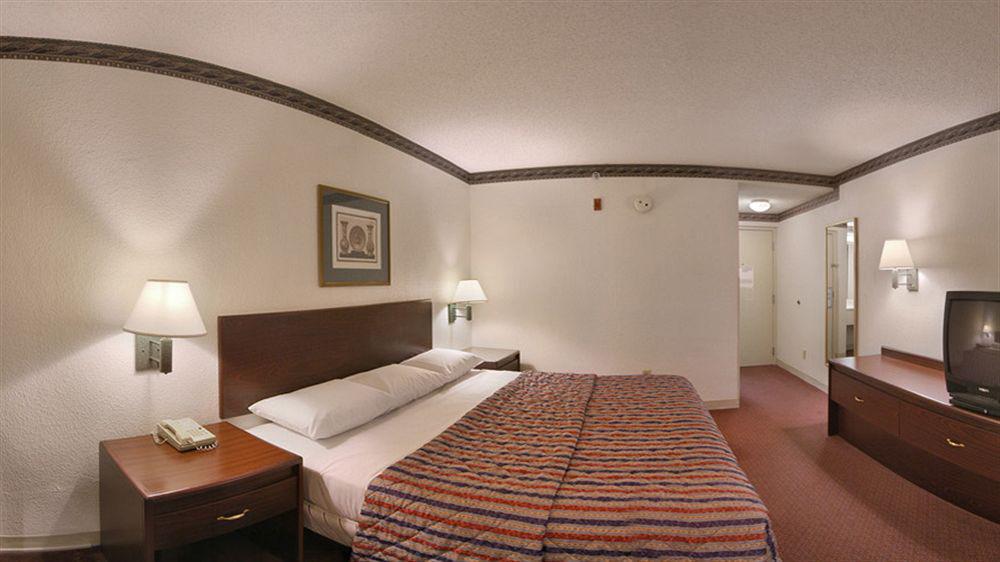 Отель La Quinta By Wyndham Atlanta Airport North Колледж Парк Экстерьер фото