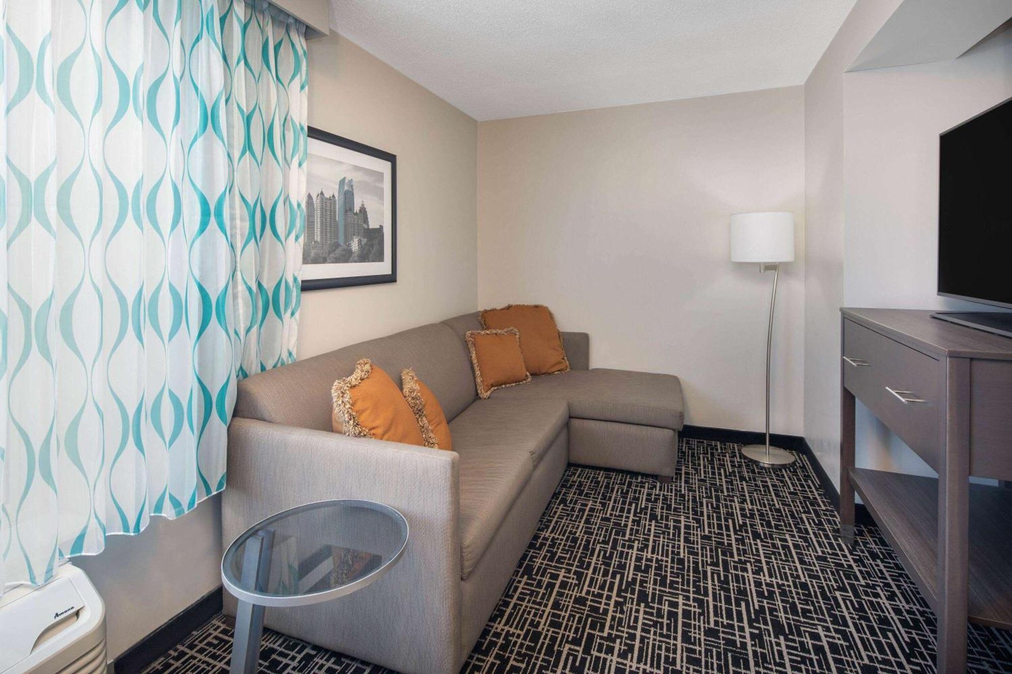 Отель La Quinta By Wyndham Atlanta Airport North Колледж Парк Экстерьер фото
