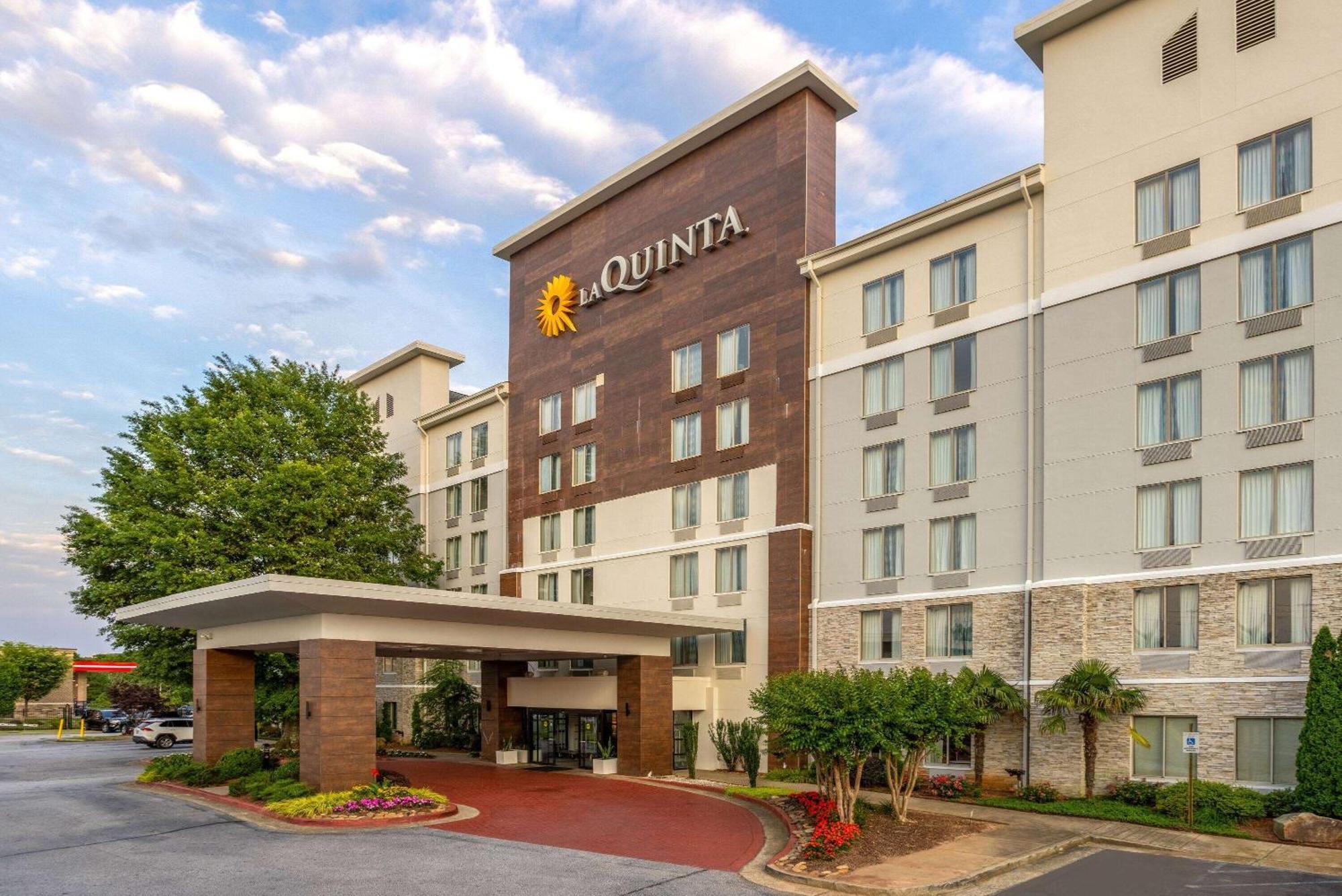 Отель La Quinta By Wyndham Atlanta Airport North Колледж Парк Экстерьер фото