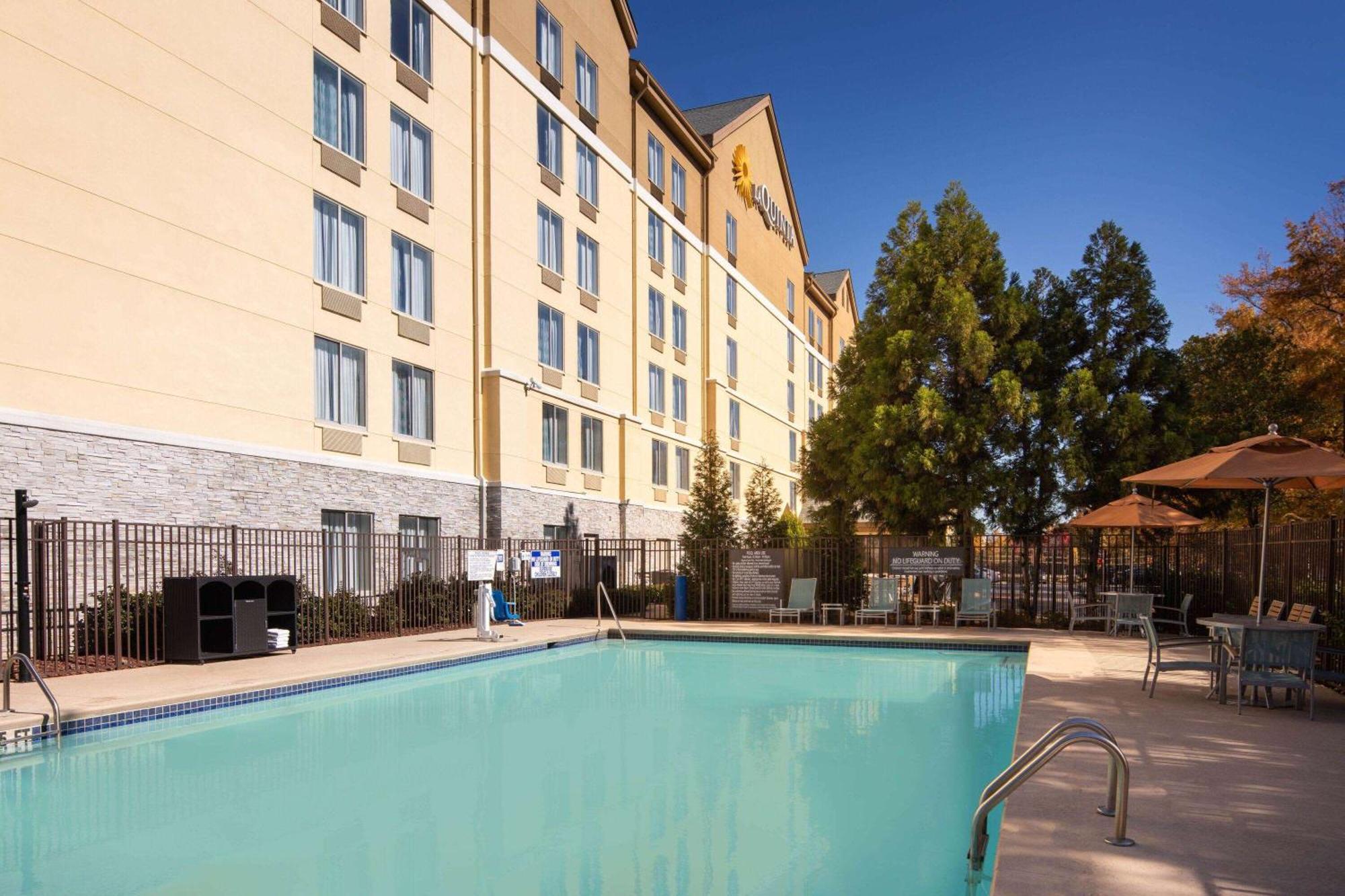 Отель La Quinta By Wyndham Atlanta Airport North Колледж Парк Экстерьер фото